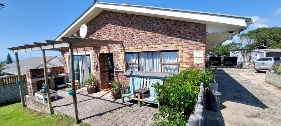 5 Bedroom Property for Sale in Sunrise On Sea Eastern Cape